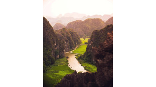 Tam Cốc Bích Động – một trong những cảnh đẹp nhất Việt Nam cũng như Ninh Bình